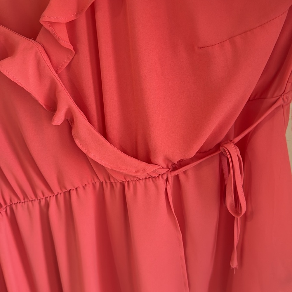 Coral Ruffled Sleeveless Top - Picture 4 of 5